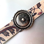 Virágmotívumos viragos marhab?r öv 